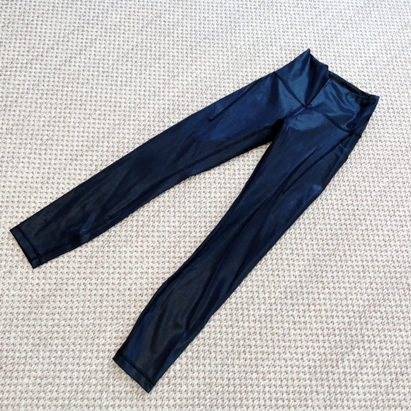 Lululemon shiny Women’s Black Leggings – Size 2 - Picture 3 of 7